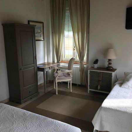 Domaine Du Manoir Bed & Breakfast Les Avenières Екстериор снимка
