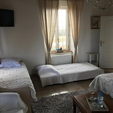 Domaine Du Manoir Bed & Breakfast Les Avenières Екстериор снимка