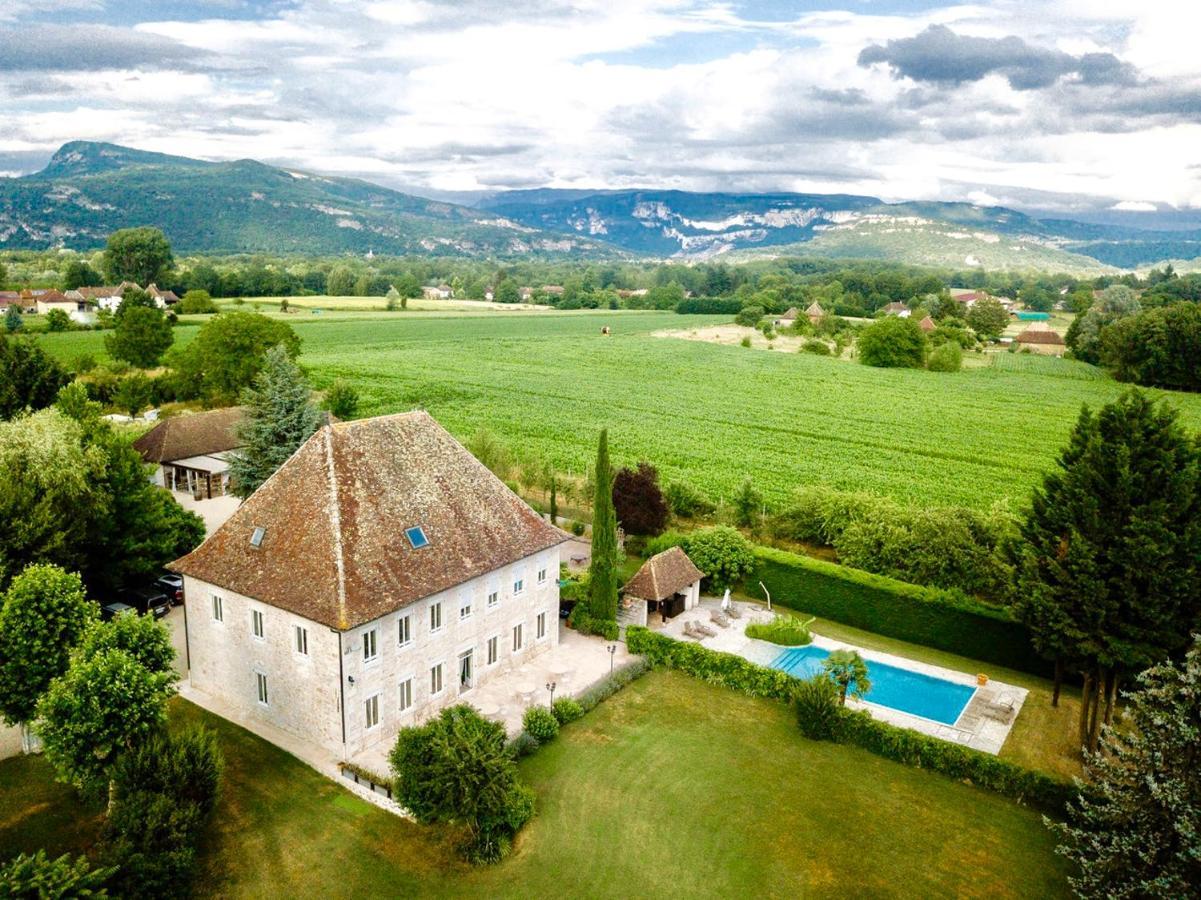 Domaine Du Manoir Bed & Breakfast Les Avenières Екстериор снимка