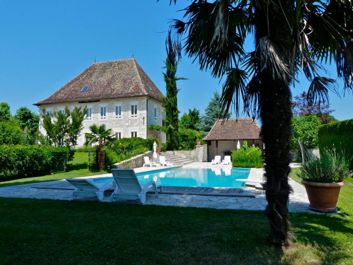 Domaine Du Manoir Bed & Breakfast Les Avenières Екстериор снимка