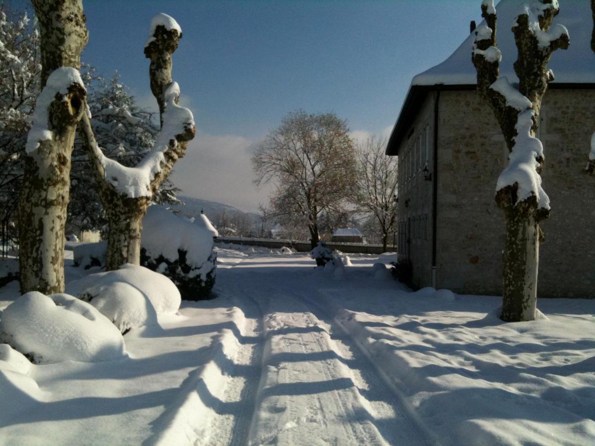 Domaine Du Manoir Bed & Breakfast Les Avenières Екстериор снимка