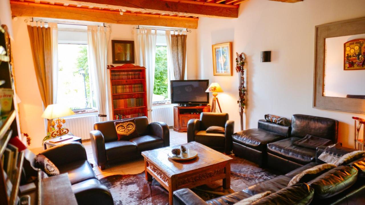 Domaine Du Manoir Bed & Breakfast Les Avenières Екстериор снимка