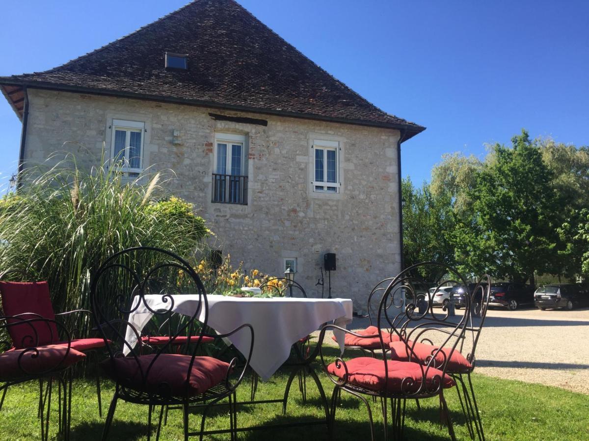 Domaine Du Manoir Bed & Breakfast Les Avenières Екстериор снимка