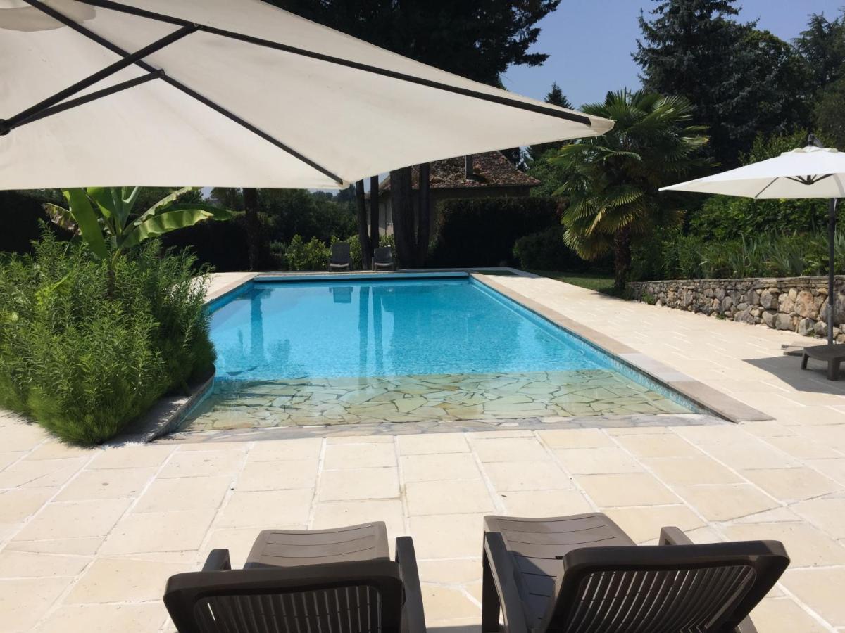 Domaine Du Manoir Bed & Breakfast Les Avenières Екстериор снимка